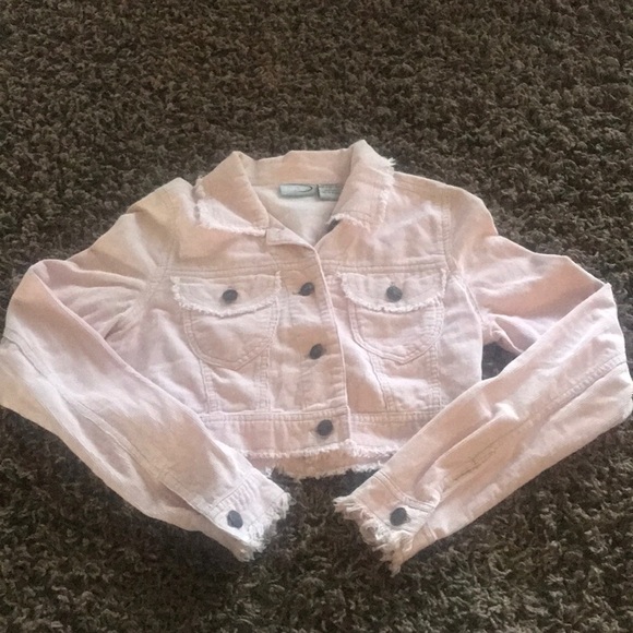 Light Pink Denim Crop Jacket - Picture 2 of 3